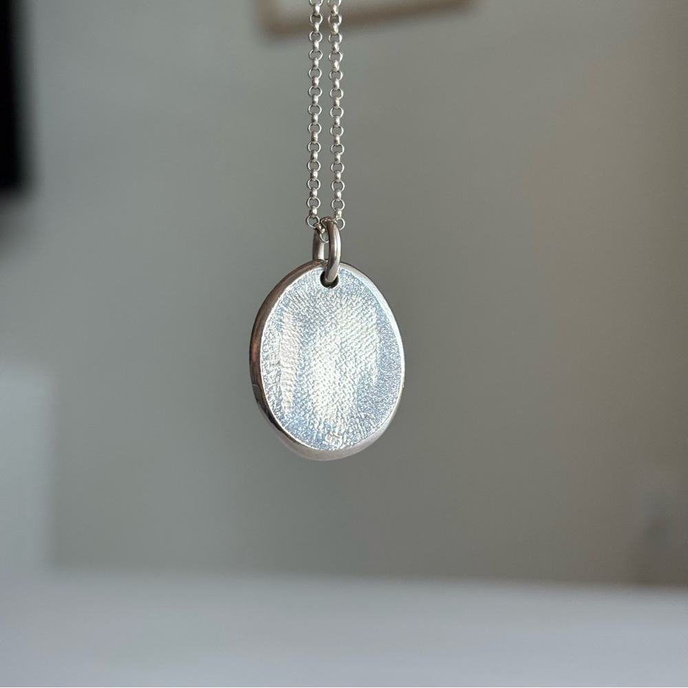 Silver Wax Seal Pendant Necklace, “Without Thorns” (Sans Epine) Rose - Picture 3 of 3